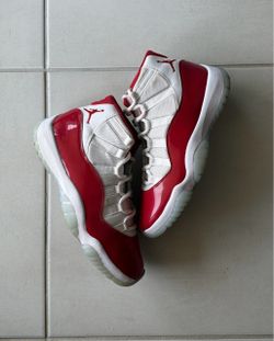 Jordan 11 cherry size 8.5