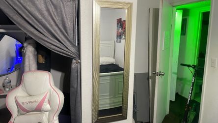 Gold mirror