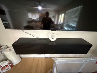 Floating tv shelf