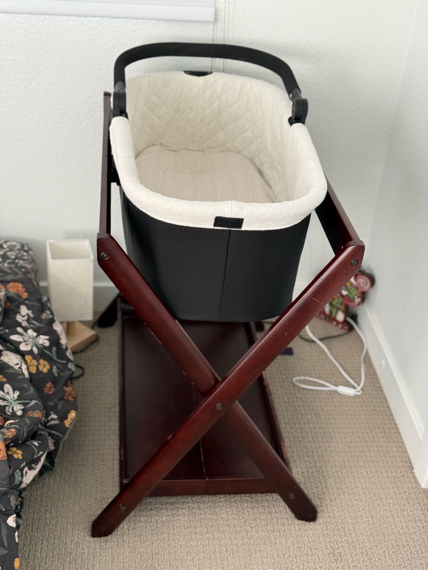Premium Set: UPPAbaby Bassinet & Solid Wood Stand