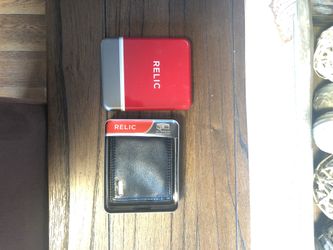 Relic by Fossil Leather men’s wallet