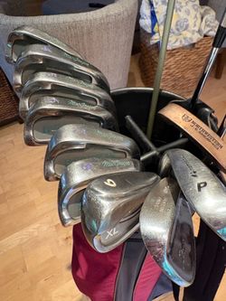 Nice Set of Women’s Golf Clubs with Bag, Great Starter Set