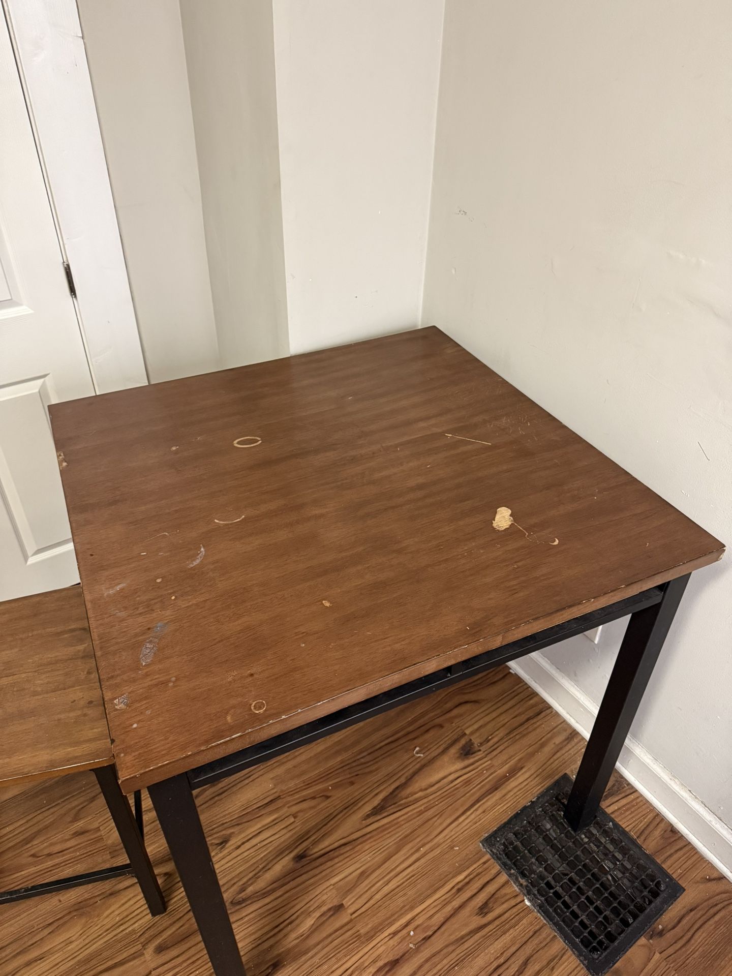 Kitchen/Dining Table with 4 Chairs