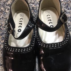 Girl’s Dress Shoes in size 9 1/2