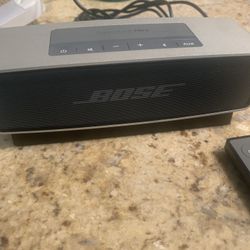 Used Bose Mini Sound Link Blue Tooth Speaker ( Needs Reboot To Charge Correctly ) 