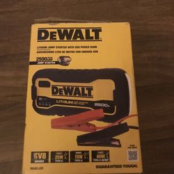 DEWALT 2500 Peak Amp Lithium Jump Starter with USB Power Bank DXAELJ25