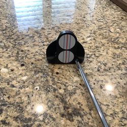 Like New Callaway Triple Track Two Ball Broomstick 45”. $185
