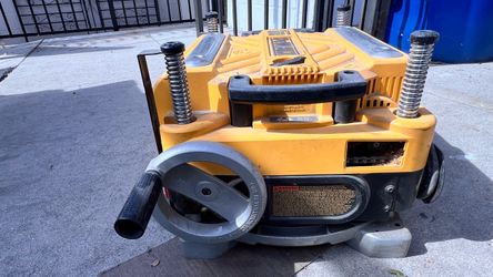DeWalt Portable Thickness Planer