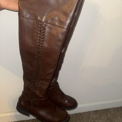 BROWN KNEE BOOTS