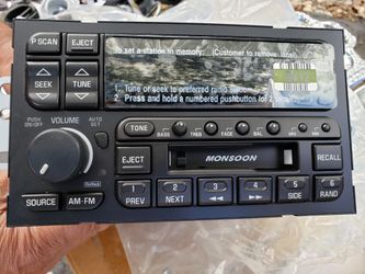Musicassette car stereo
