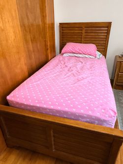 Twin Wood Bed Frame with Louvered Headboard