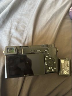 Sony Alpha a6100 Mirrorless Camera + 16-50mm Lens