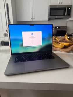 MacBook Pro 2021 16” M1 Pro 16GB RAM/512GB SSD