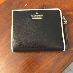 Kate Spade Small Black And White Wallet 