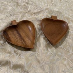 Anthurium Shaped Small Wooden Bowls Vintage Monkey Pod Wood Carved Dishes. Set 2