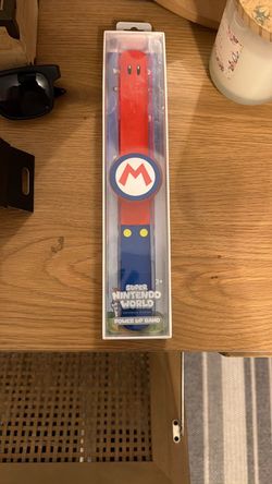 Super Mario World Watch/ Universal Studio