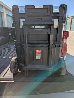 Rolling Husky Tool Box With Tools