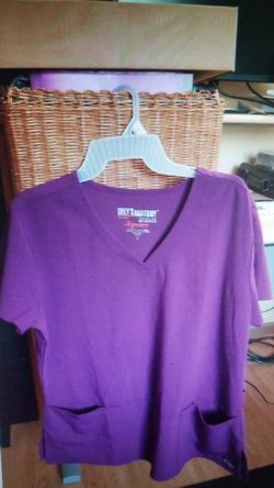 Grey's Anatomy Barco Worwear Scrubs Stretch Size L Top Eggplant and Cherokee Workware scrubs Original V-neck Top Eggplant