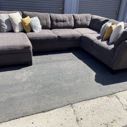 Sectional Couch 