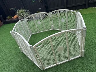 Playpen / fence
