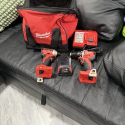 Milwaukee Tool With Battery Charger And Bag
