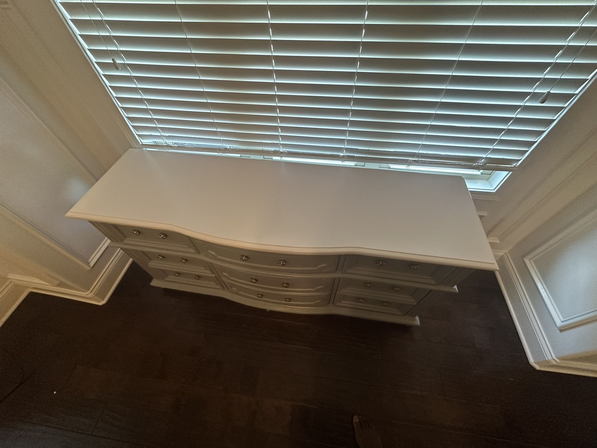 9drawer Dresser