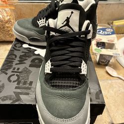 Air Jordan 4 size 8.5