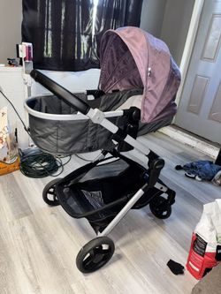 Grow With Me Stroller/Car seat