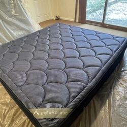 Dreamcloud, DreamCloud Luxe Hybrid Mattress, King, Like New