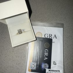 Maxine Jewelry engagement Ring 3.5 Carat 