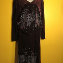 Women's suit.Size XL. $50