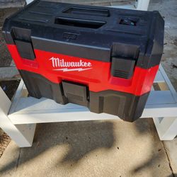 Milwaukee M18 Vacuum 