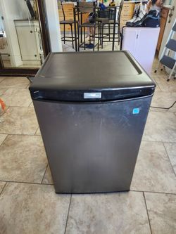 Mini fridge