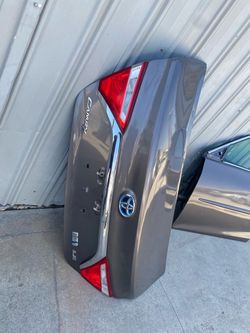 2015-2017 Toyota Camry  le trunk lid