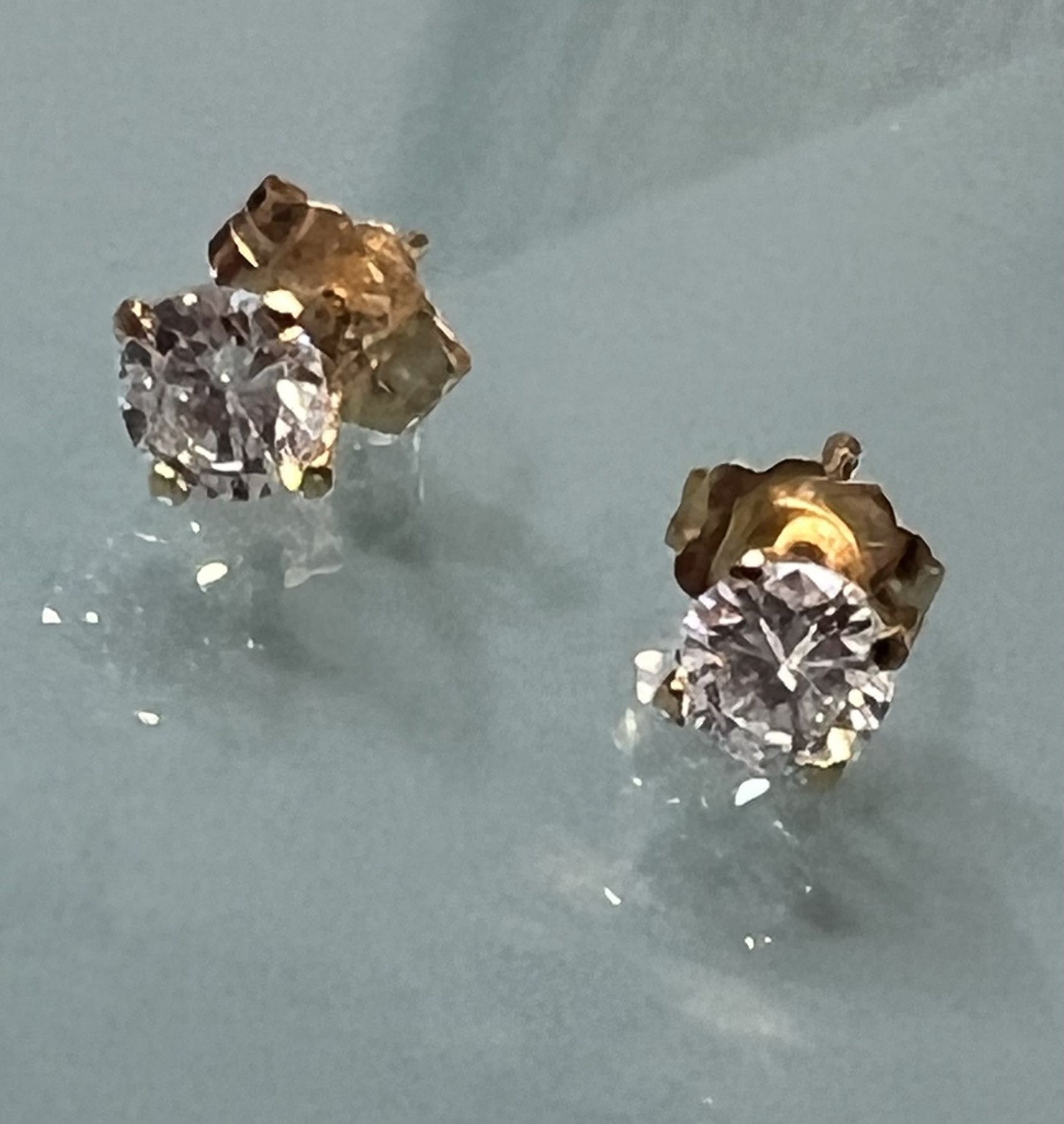 Sparkling 14kt Yellow Gold .76ct Diamond Stud Earrings “Beautiful”