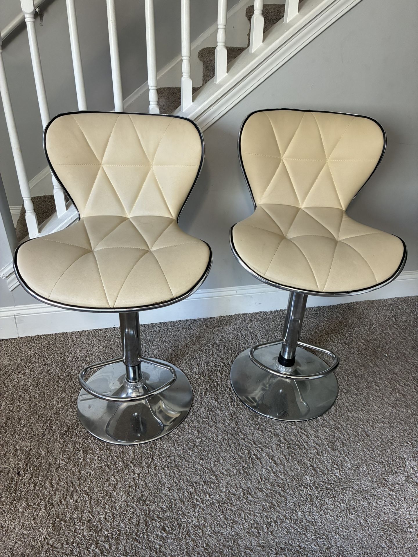 2 Bar Stools