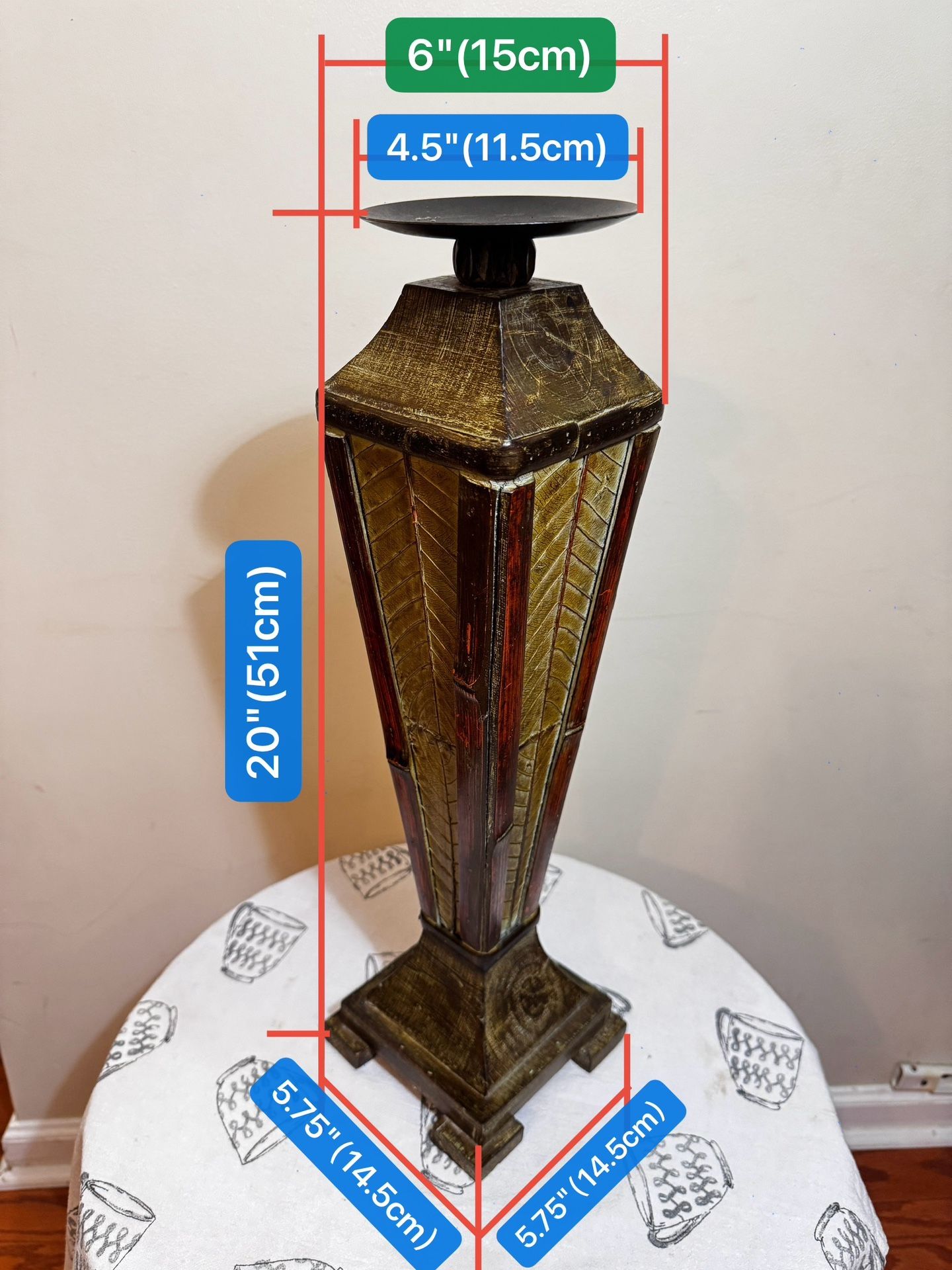 Wooden retro-style flower stand / candlestick
