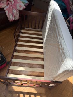 Toddler bed