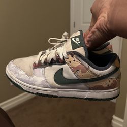 Nike Dunk Low SE (Special Edition)