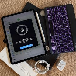 Apple iPad Pro 11 (2nd Generation/ Face ID) 128GB WiFi + cellular unlocked  With  Keyboard and Pencil