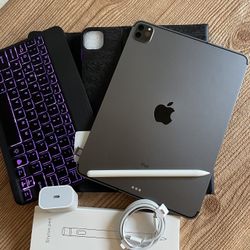 Apple iPad Pro 11 (2nd Generation/ Face ID) 128GB WiFi + cellular unlocked  With  Keyboard and Pencil 