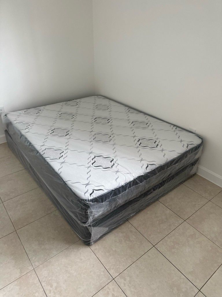 NEW QUEEN REGULAR  MATTRESS AND BOX SPRING-2pcs