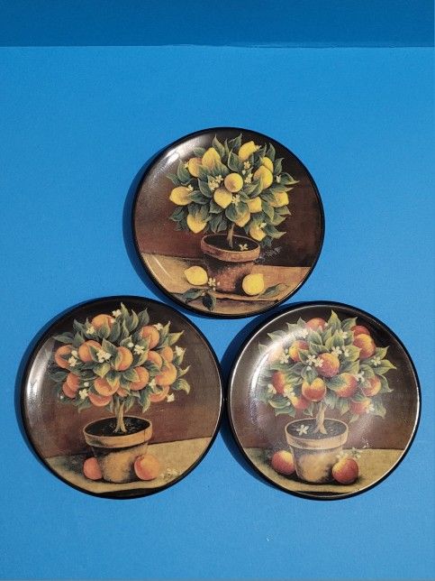 Handmade Ceraplat ceramic miniature plate in the shape of a peach (2) Lemon (1) 