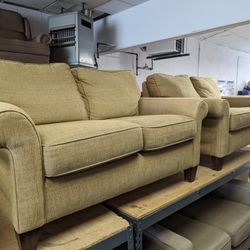 Free Delivery! Beige Flex steel Matching Loveseat Set 