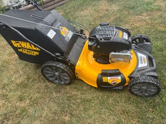 Dewalt Self Propelled Mower 163cc w/21” Cut With Bag. Works Good