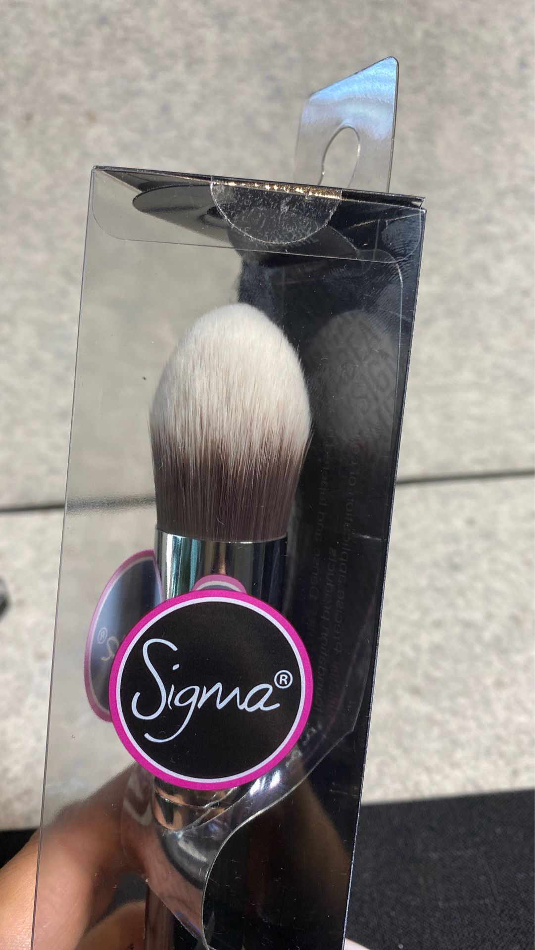 Sigma tapered Khabuki brush (makeup beauty cosmetics make up health)