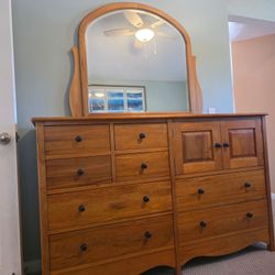 Armoire dresser