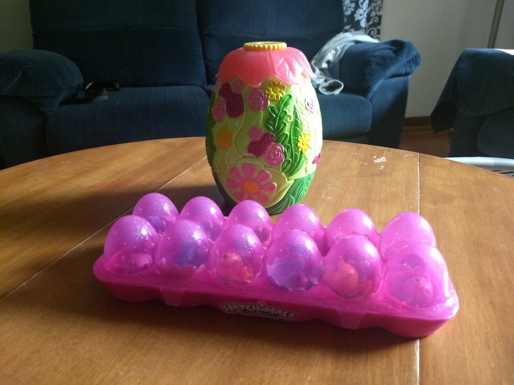 Hatchimals and egg house