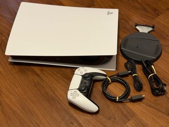 PS5 Digital Version 825GB - like NEW