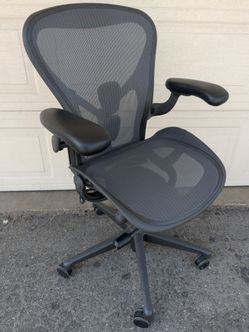 Herman Miller Aeron Remastered Size B Fully Loaded Ergonomic Office Desk Task Chair
